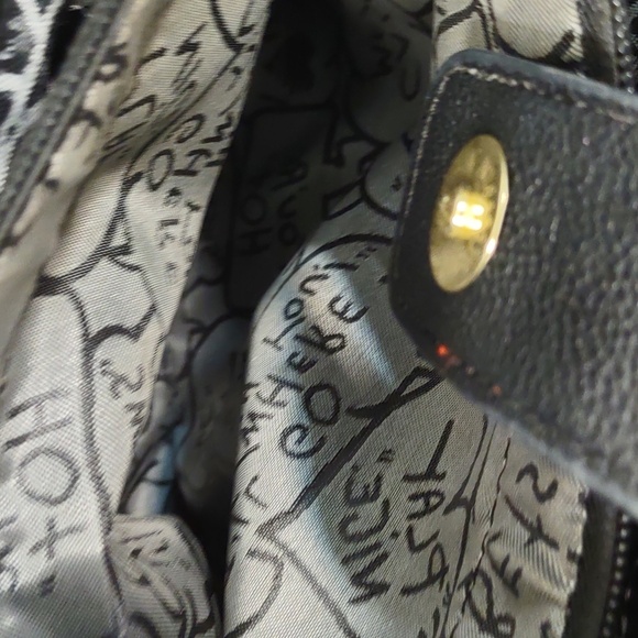 PRE USED BETSEY JOHNSON CREAM AND BLACK BOW TIE LIP STICK QUILTED SATCHEL - Picture 10 of 14